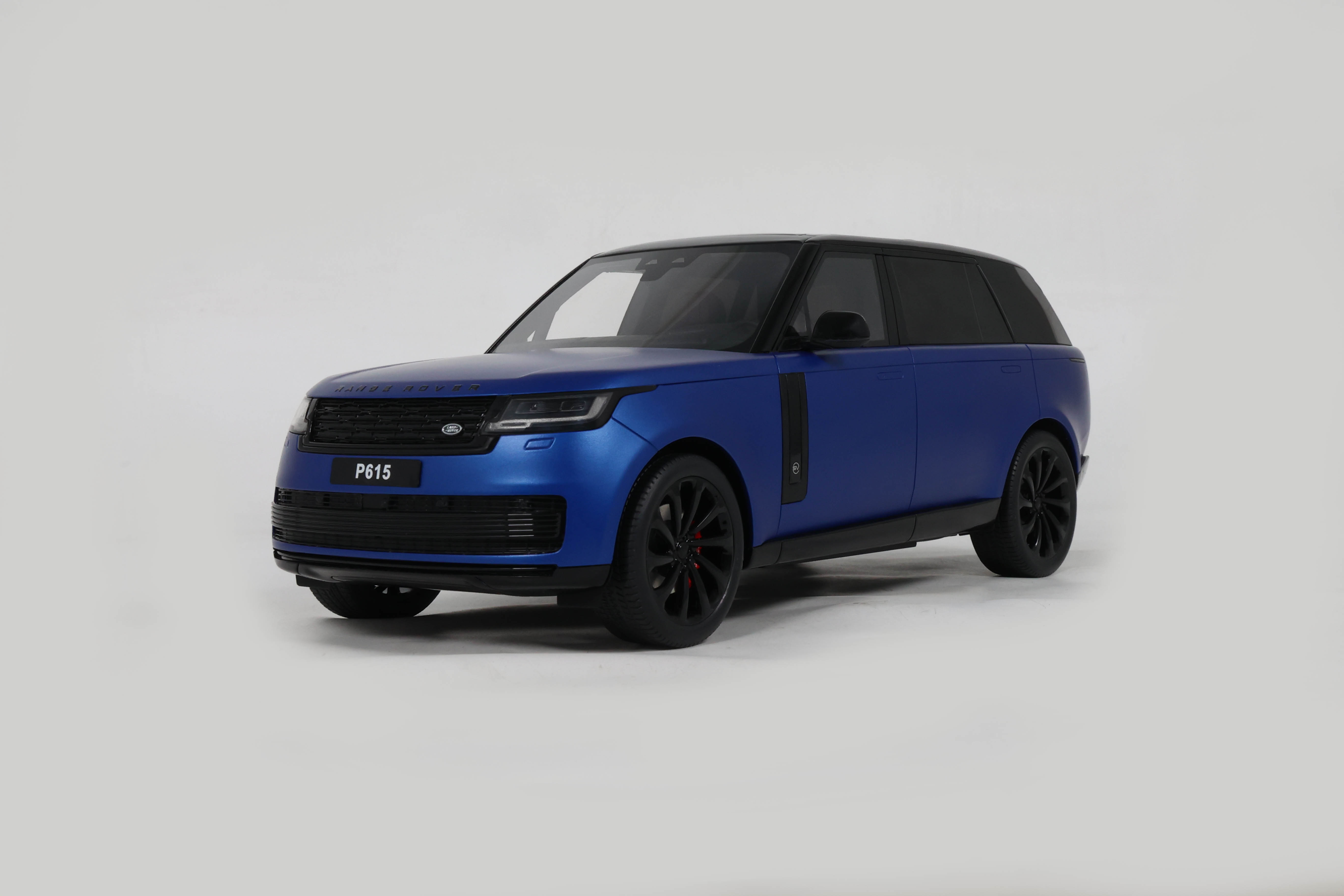 Range Rover P615 SV 2024 Blauw - 1:18